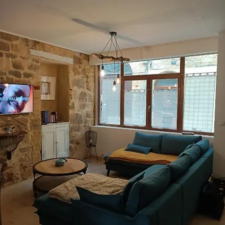 Maison De Caractère Au Cœur De La Cité Médiévale De Hébergement de vacances *