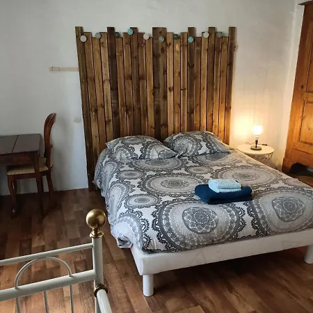 Maison De Caractere Au Coeur De La Cite Medievale De