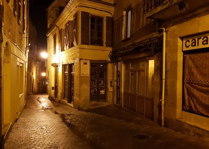 Maison De Caractere Au Coeur De La Cite Medievale De Gourdon-en-quercy